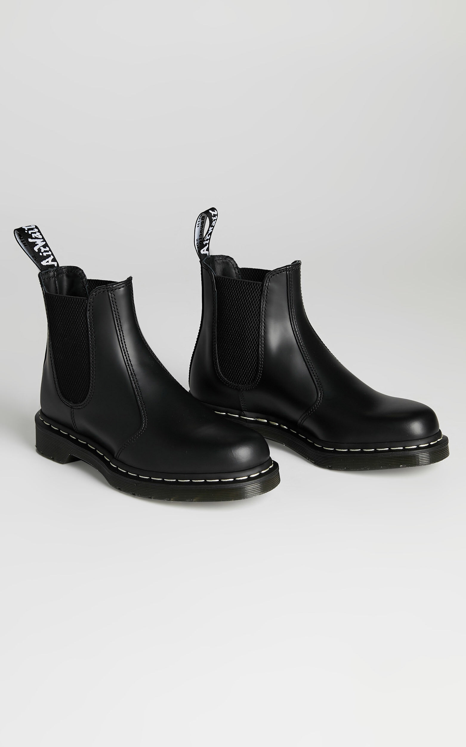 Dr. Martens - 2976 WS Chelsea Boot in Black Smooth