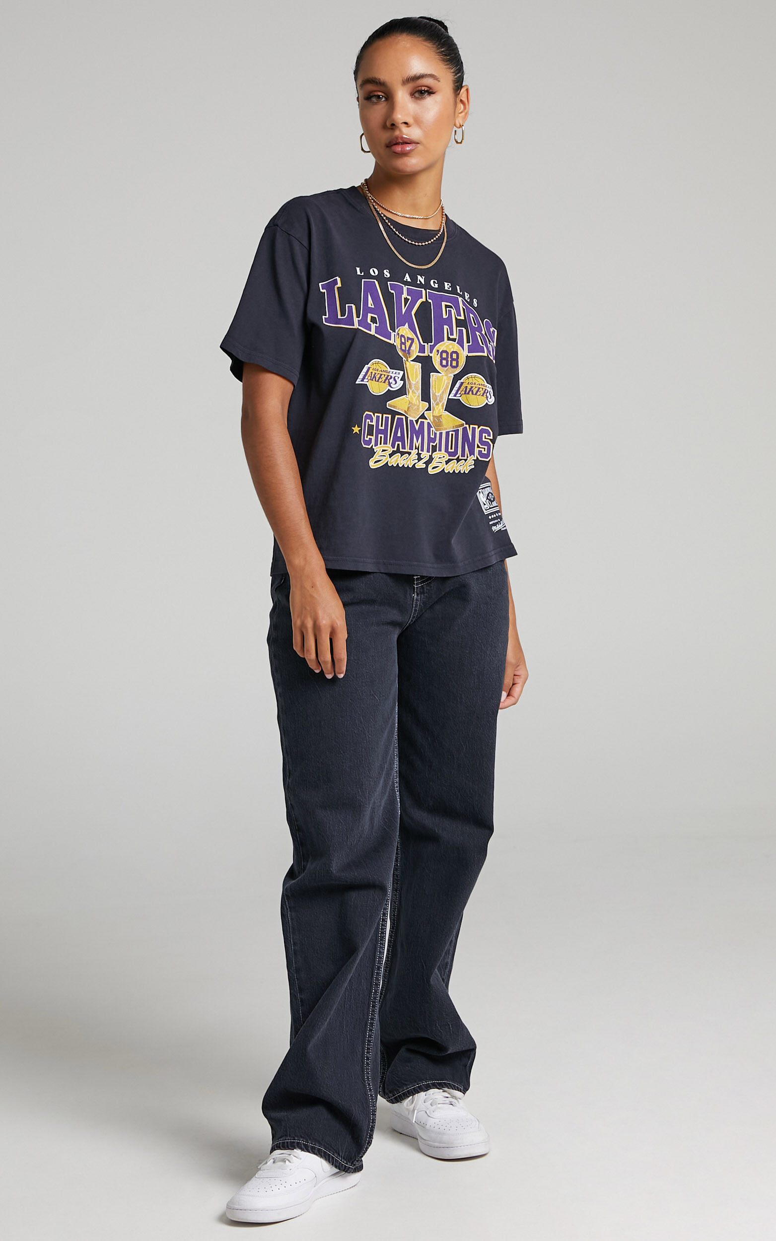 Mitchell & Ness - Lakers Womens Vintage Champions Trophy Tee in Faded Black