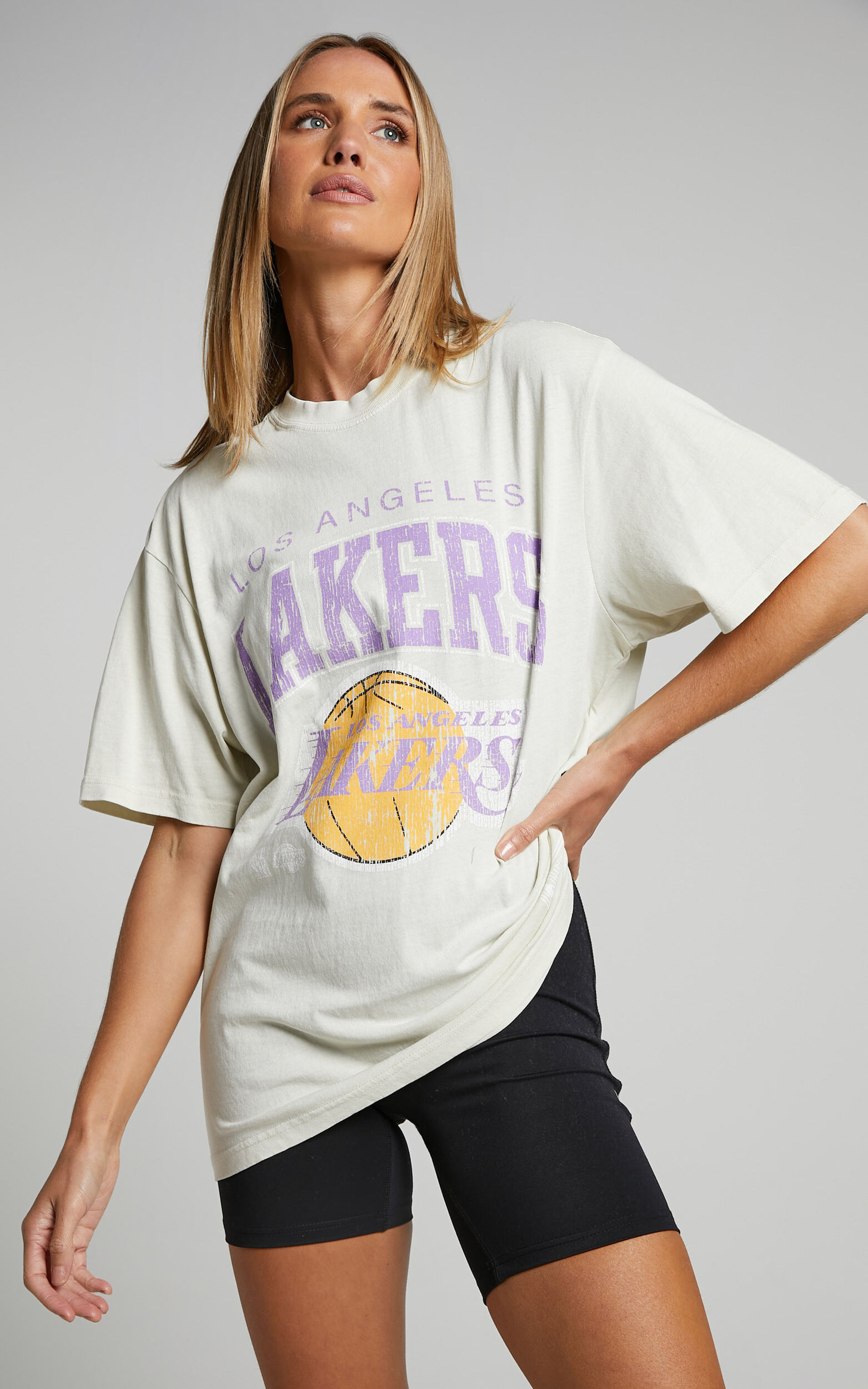 Mitchell & Ness Los Angeles Lakers Oversized Logo Short Sleeve