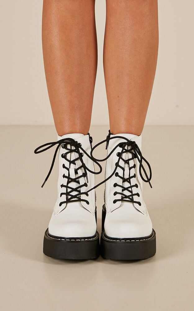 Lipstik - Kayden Boots In White | Showpo