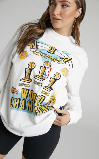 Mitchell & Ness - Los Angeles Lakers 3-Peat Long Sleeve Tee in