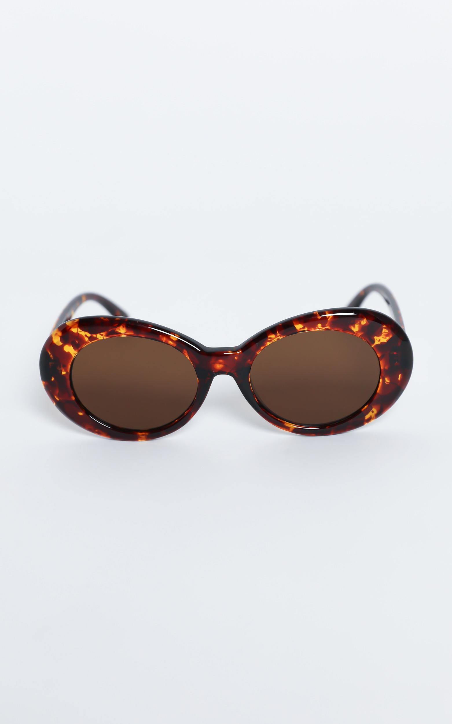 Reality Eyewear - Festival Of Summer Sunglasses in Turtle | Showpo