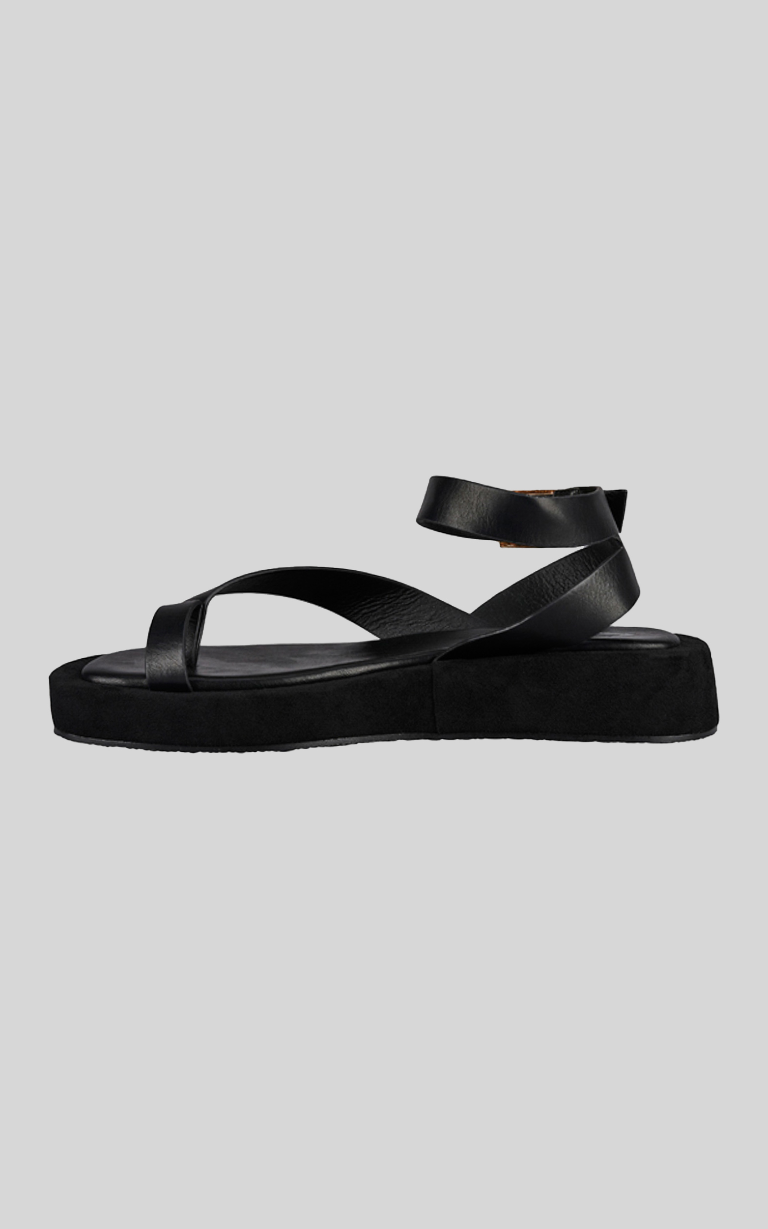 St Sana - Zelda Flatform Sandals in Black | Showpo