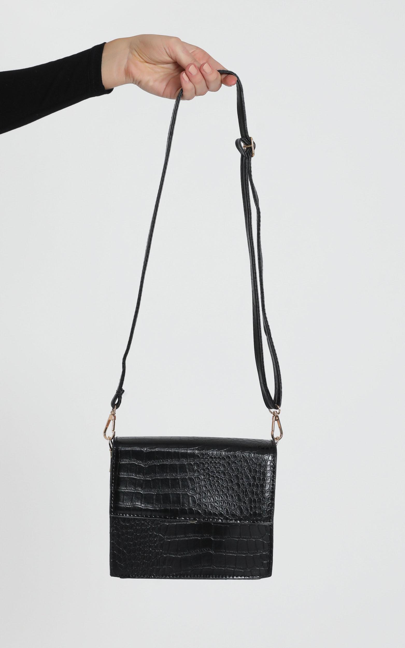 black structured bag