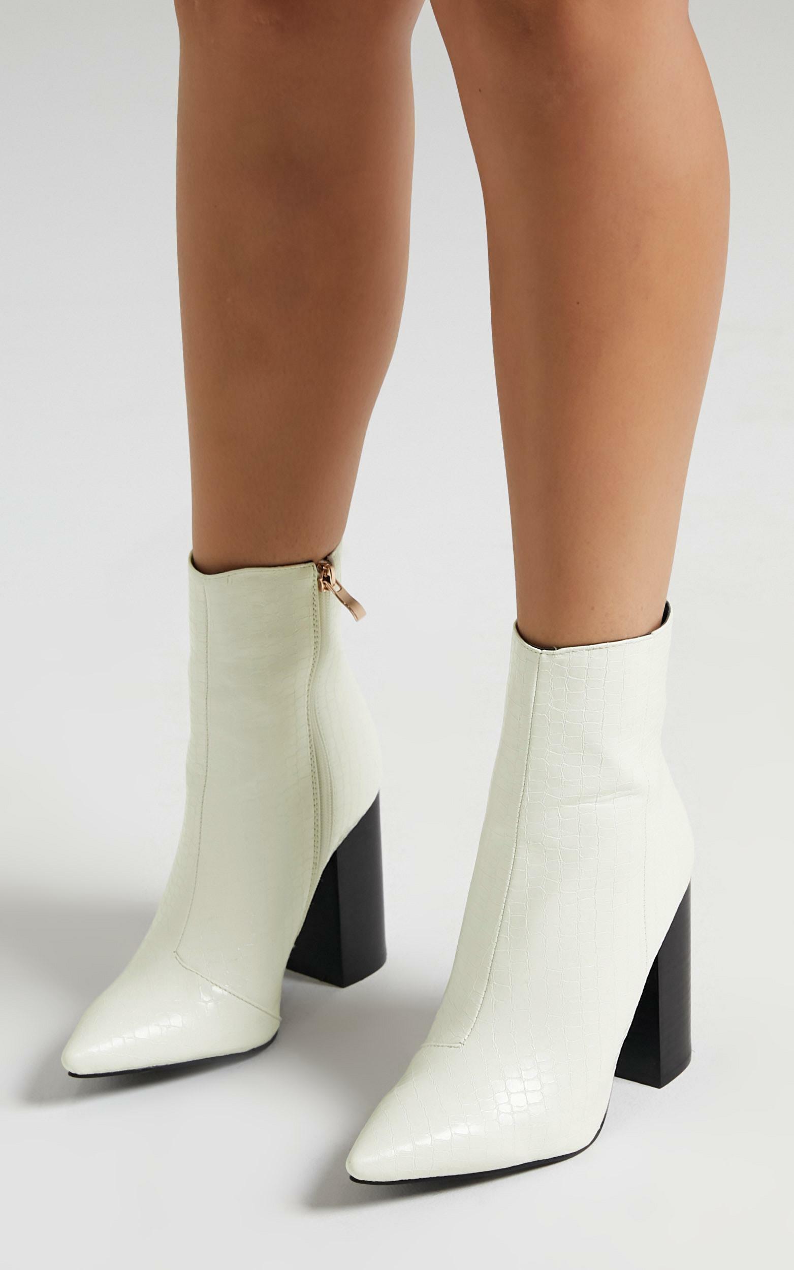 billini tio boots white