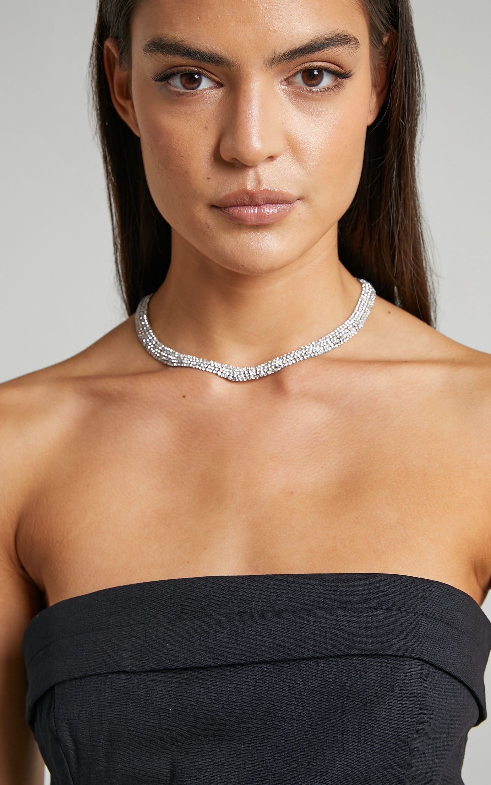 Guenloie Diamante Choker Necklace in Silver | Showpo