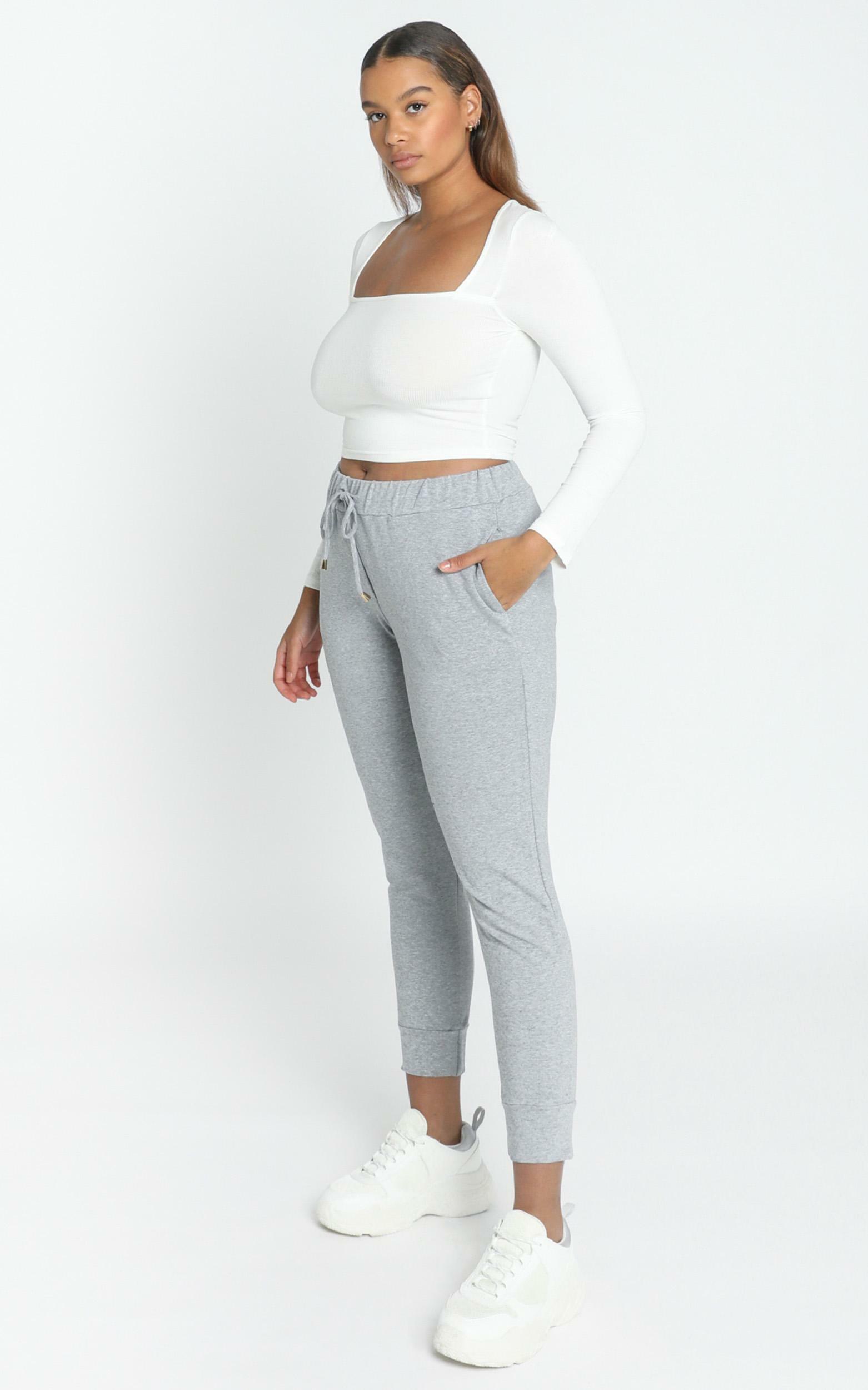 grey sweatpants pretty little thing