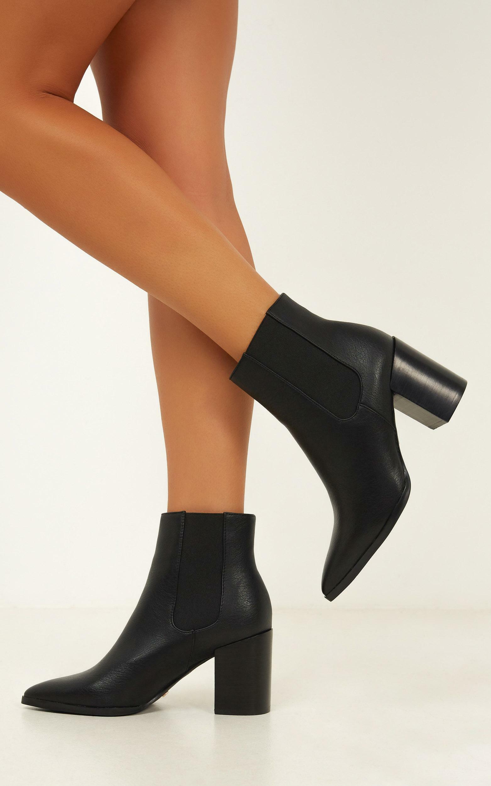 billini black boots