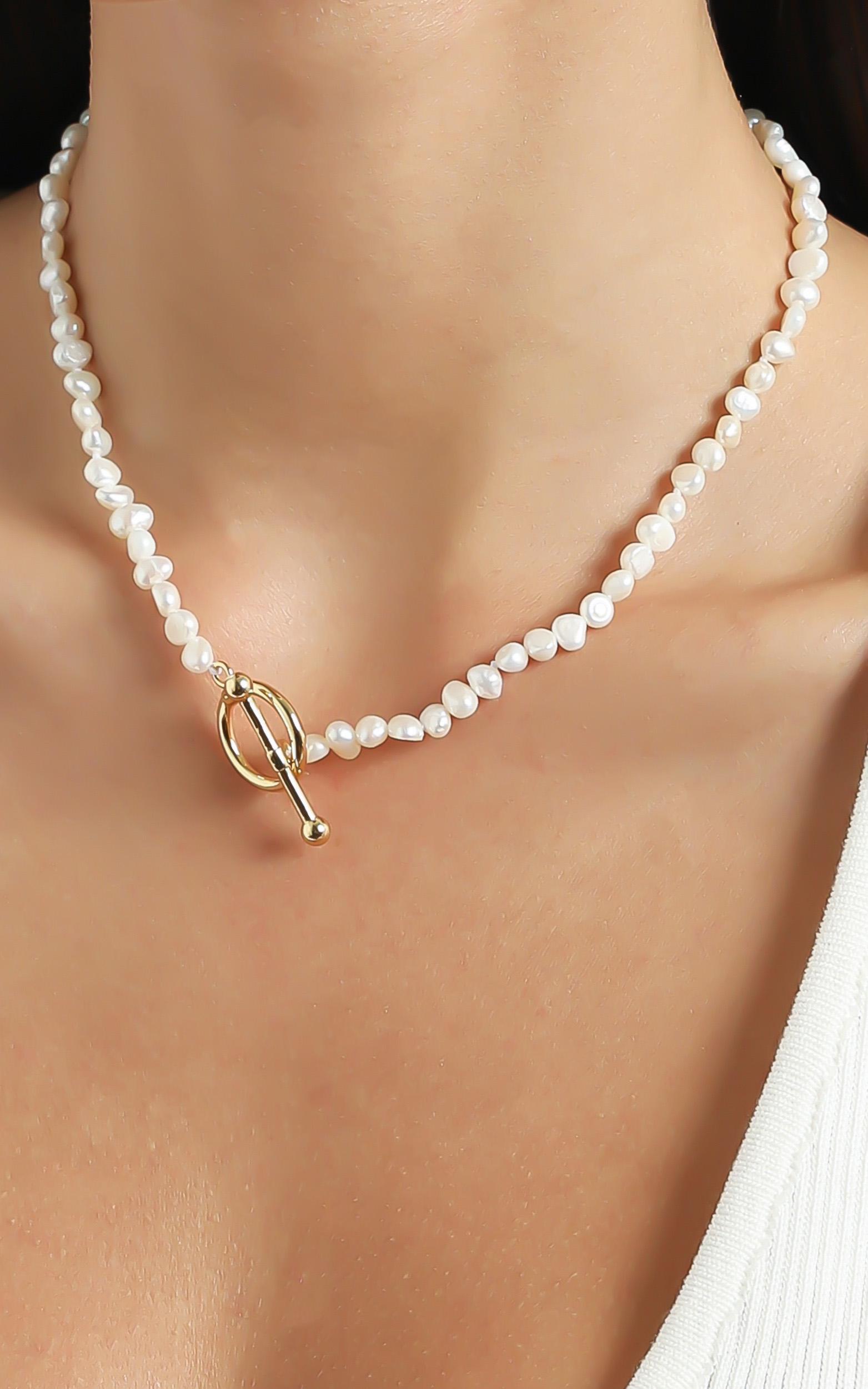 reliquia pearl necklace